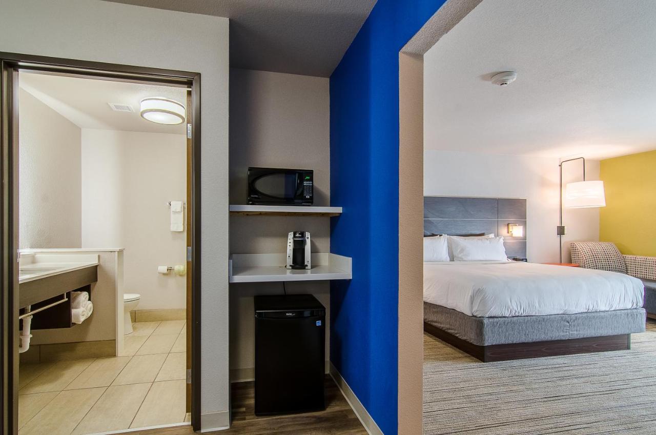 Holiday Inn Express & Suites - Atchison By Ihg Esterno foto