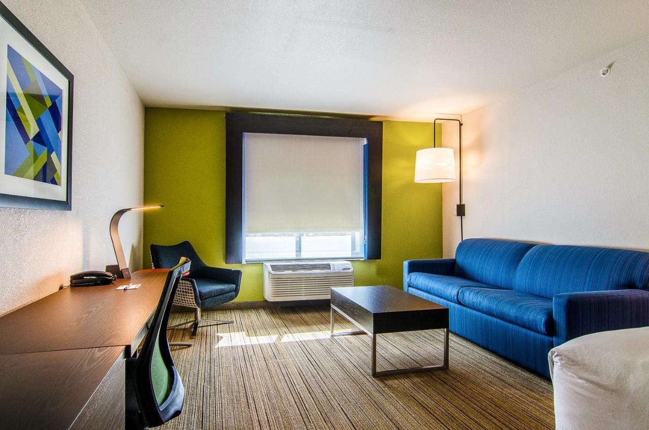 Holiday Inn Express & Suites - Atchison By Ihg Esterno foto