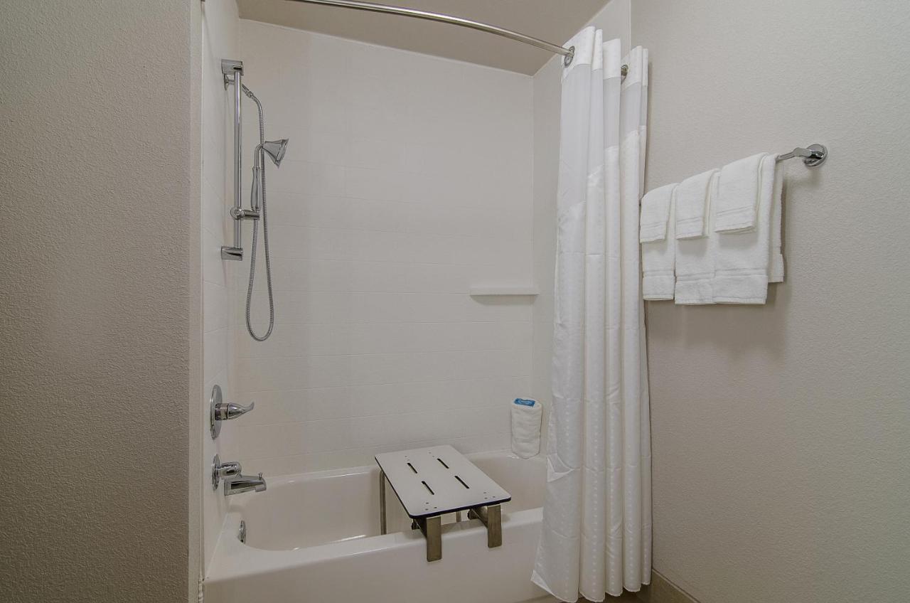 Holiday Inn Express & Suites - Atchison By Ihg Esterno foto