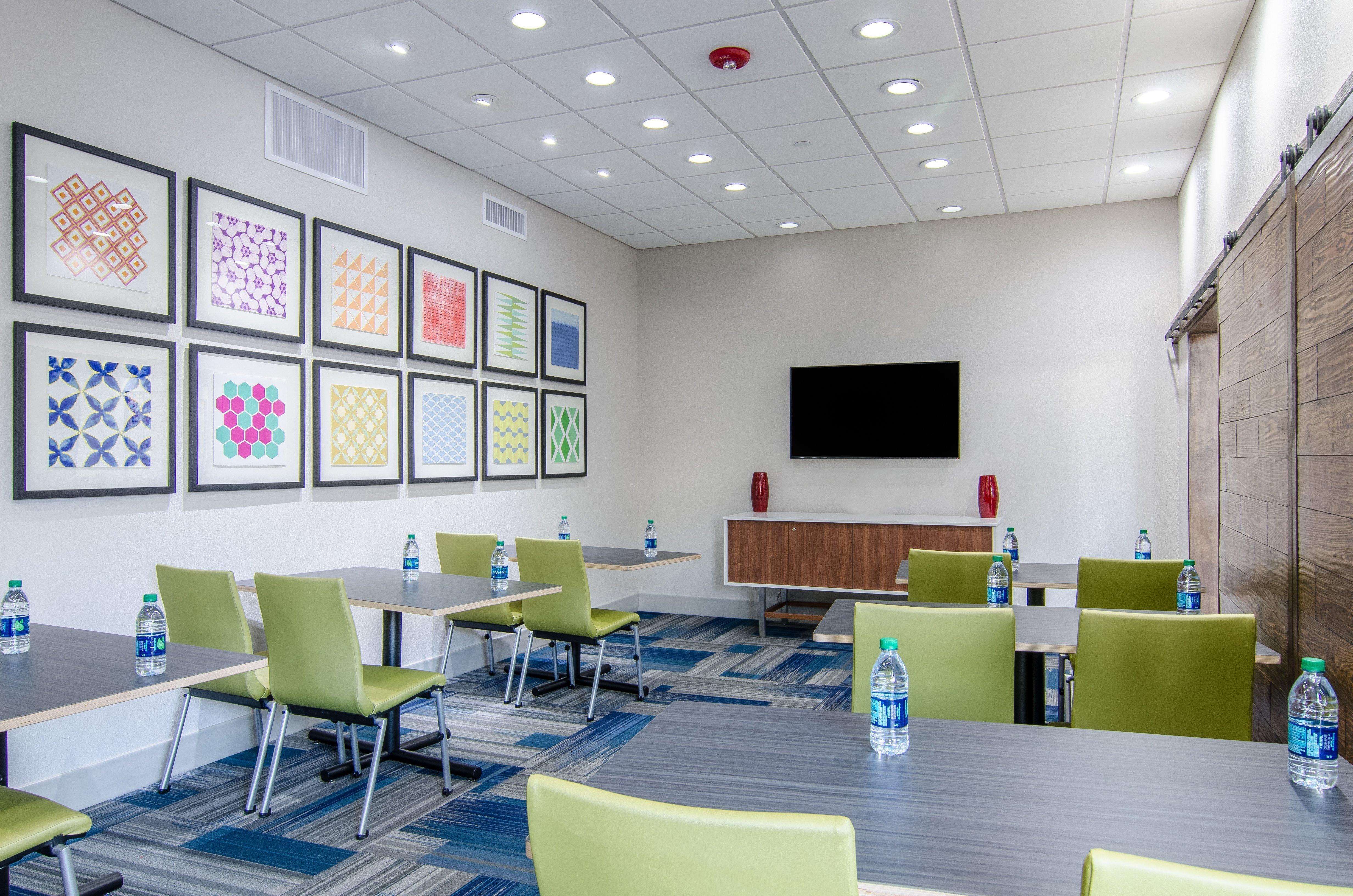 Holiday Inn Express & Suites - Atchison By Ihg Esterno foto